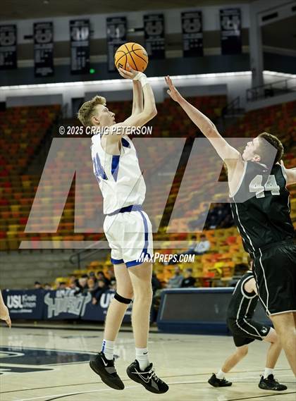 Thumbnail 3 in Carbon @ Green Canyon photogallery.