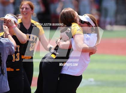 Thumbnail 1 in Atkins vs. Hackett (AAA 3A Semifinal) photogallery.