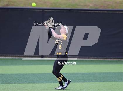 Thumbnail 2 in Atkins vs. Hackett (AAA 3A Semifinal) photogallery.