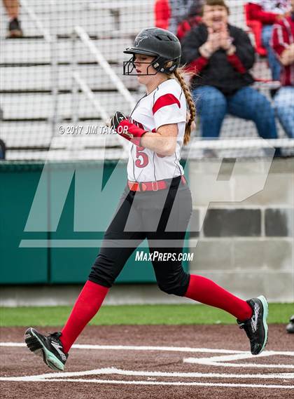 Thumbnail 2 in Henrietta vs Eastland (UIL 3A Bi-District Playoff) photogallery.