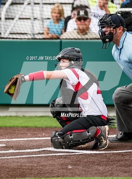 Thumbnail 3 in Henrietta vs Eastland (UIL 3A Bi-District Playoff) photogallery.