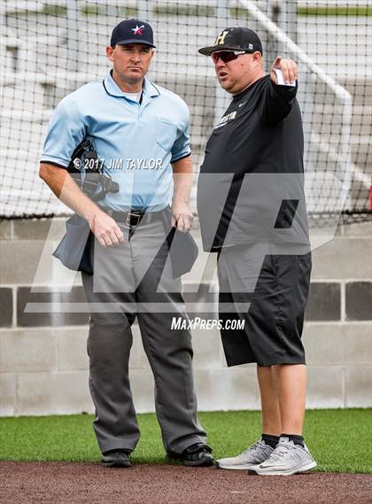 Thumbnail 2 in Henrietta vs Eastland (UIL 3A Bi-District Playoff) photogallery.