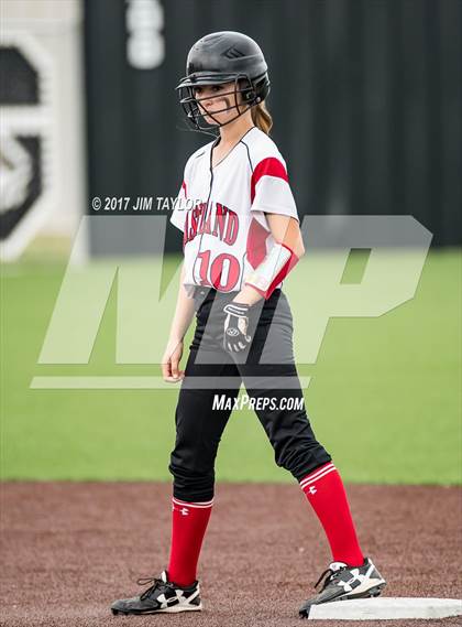Thumbnail 1 in Henrietta vs Eastland (UIL 3A Bi-District Playoff) photogallery.