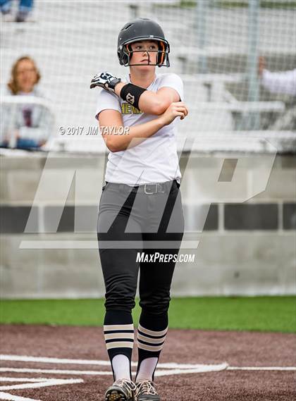 Thumbnail 1 in Henrietta vs Eastland (UIL 3A Bi-District Playoff) photogallery.