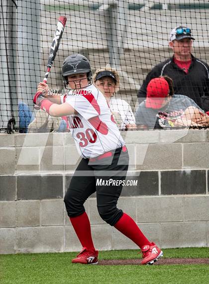 Thumbnail 2 in Henrietta vs Eastland (UIL 3A Bi-District Playoff) photogallery.