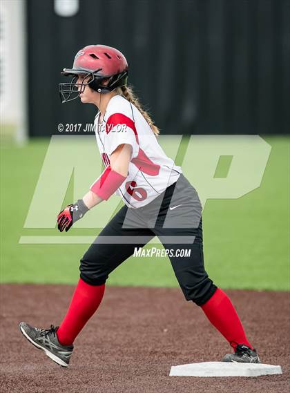 Thumbnail 3 in Henrietta vs Eastland (UIL 3A Bi-District Playoff) photogallery.