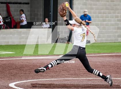 Thumbnail 2 in Henrietta vs Eastland (UIL 3A Bi-District Playoff) photogallery.
