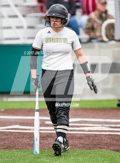 Thumbnail 2 in Henrietta vs Eastland (UIL 3A Bi-District Playoff) photogallery.