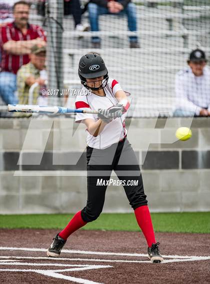 Thumbnail 3 in Henrietta vs Eastland (UIL 3A Bi-District Playoff) photogallery.