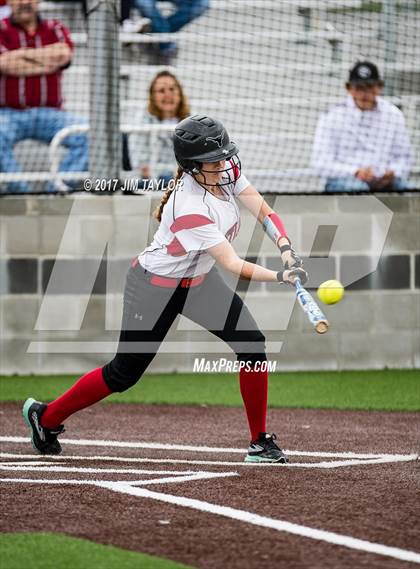 Thumbnail 3 in Henrietta vs Eastland (UIL 3A Bi-District Playoff) photogallery.