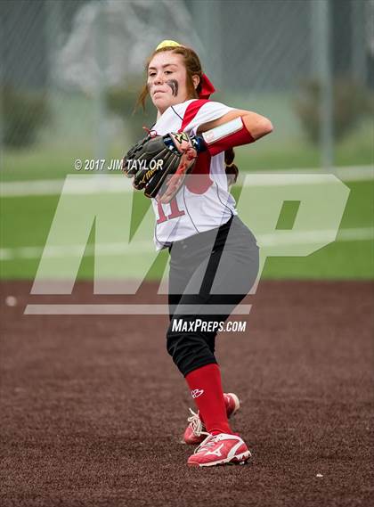 Thumbnail 3 in Henrietta vs Eastland (UIL 3A Bi-District Playoff) photogallery.