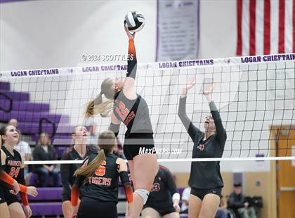 Thumbnail 2 in Dover vs. Marietta (OHSAA D3 District Final) photogallery.
