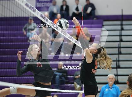 Thumbnail 1 in Dover vs. Marietta (OHSAA D3 District Final) photogallery.