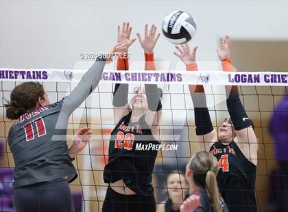 Thumbnail 2 in Dover vs. Marietta (OHSAA D3 District Final) photogallery.