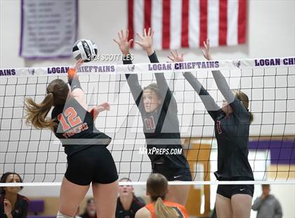 Thumbnail 1 in Dover vs. Marietta (OHSAA D3 District Final) photogallery.
