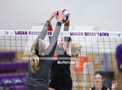 Thumbnail 2 in Dover vs. Marietta (OHSAA D3 District Final) photogallery.