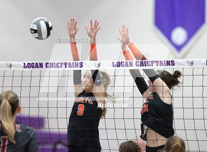 Thumbnail 3 in Dover vs. Marietta (OHSAA D3 District Final) photogallery.