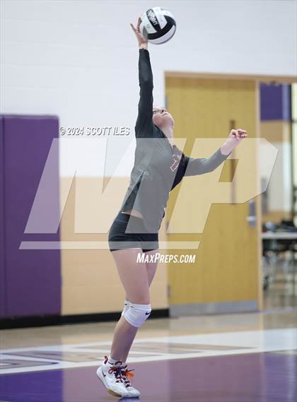 Thumbnail 1 in Dover vs. Marietta (OHSAA D3 District Final) photogallery.