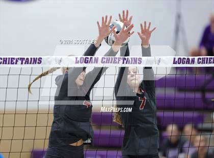 Thumbnail 2 in Dover vs. Marietta (OHSAA D3 District Final) photogallery.