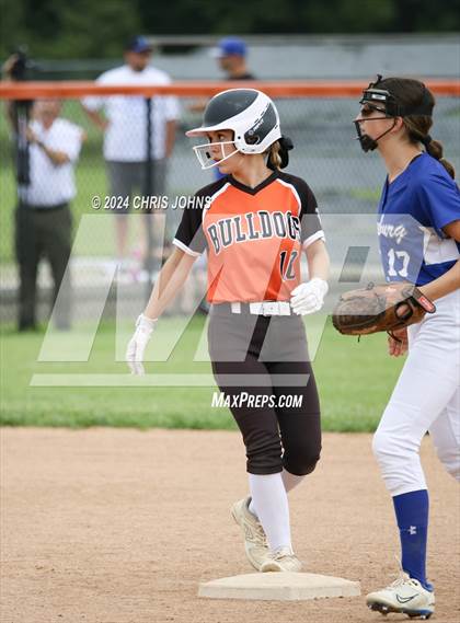 Thumbnail 1 in Freeburg vs Waterloo (IHSA, 3A, Sectional Championship) photogallery.