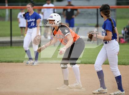 Thumbnail 3 in Freeburg vs Waterloo (IHSA, 3A, Sectional Championship) photogallery.