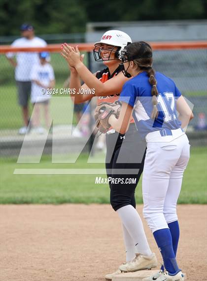 Thumbnail 3 in Freeburg vs Waterloo (IHSA, 3A, Sectional Championship) photogallery.