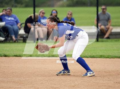 Thumbnail 3 in Freeburg vs Waterloo (IHSA, 3A, Sectional Championship) photogallery.