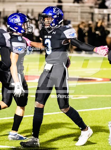 Thumbnail 1 in Comanche vs City View (UIL 3A Bi-District Playoff) photogallery.