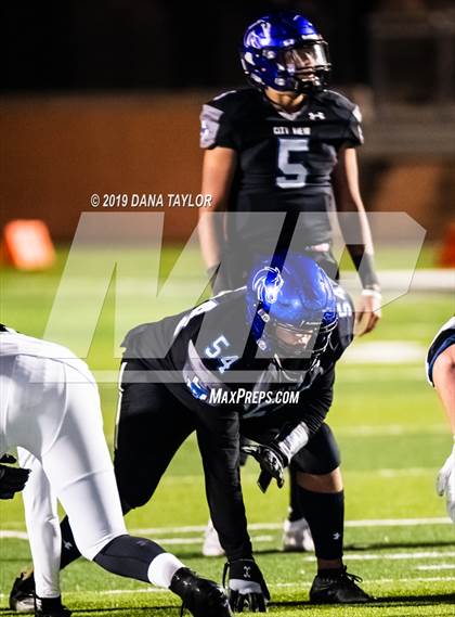 Thumbnail 3 in Comanche vs City View (UIL 3A Bi-District Playoff) photogallery.