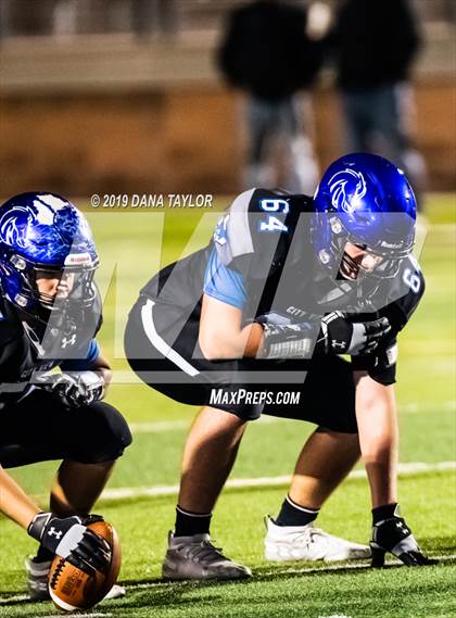 Thumbnail 3 in Comanche vs City View (UIL 3A Bi-District Playoff) photogallery.