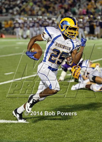 Thumbnail 3 in Lake Braddock vs. Robinson photogallery.