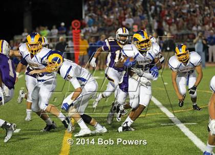 Thumbnail 2 in Lake Braddock vs. Robinson photogallery.