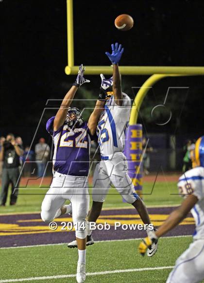Thumbnail 2 in Lake Braddock vs. Robinson photogallery.