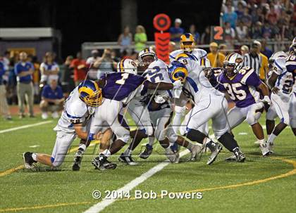 Thumbnail 3 in Lake Braddock vs. Robinson photogallery.
