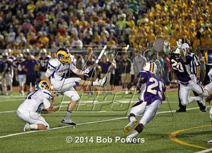 Thumbnail 3 in Lake Braddock vs. Robinson photogallery.