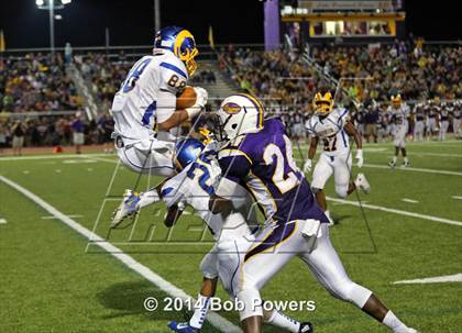Thumbnail 3 in Lake Braddock vs. Robinson photogallery.