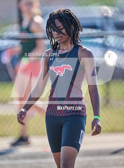 Thumbnail 2 in UIL 6A Track & Field Area 13&14 (200M) photogallery.