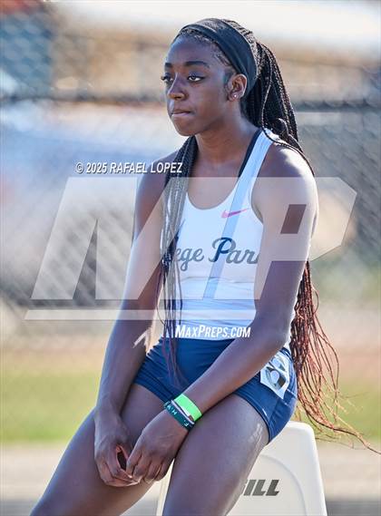 Thumbnail 1 in UIL 6A Track & Field Area 13&14 (200M) photogallery.