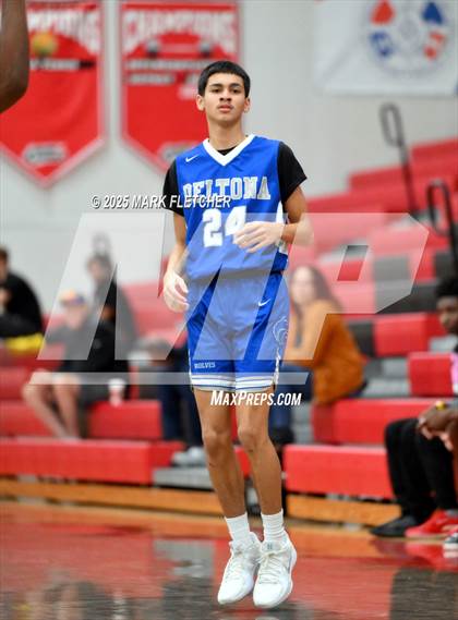 Thumbnail 2 in Eau Gallie vs Deltona (Barracuda New Years Shootout) photogallery.