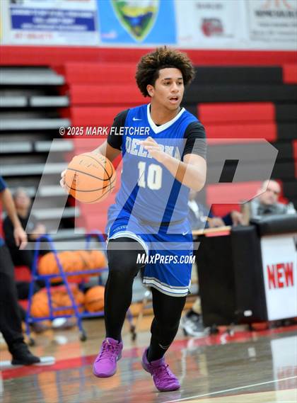 Thumbnail 3 in Eau Gallie vs Deltona (Barracuda New Years Shootout) photogallery.