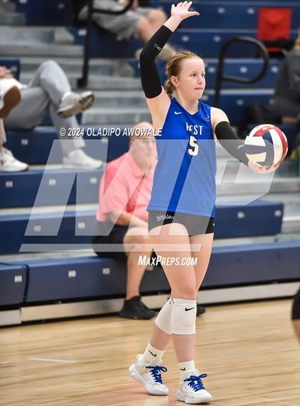 Thumbnail 3 in Plano West vs. Emerson photogallery.