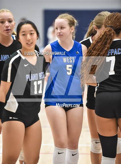 Thumbnail 1 in Plano West vs. Emerson photogallery.