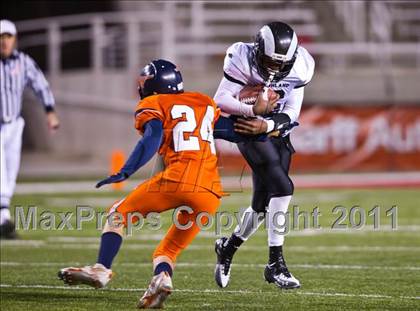 Thumbnail 3 in Highland vs. Mountain Crest (UHSAA 4A Final) photogallery.