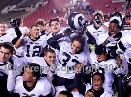Thumbnail 3 in Highland vs. Mountain Crest (UHSAA 4A Final) photogallery.