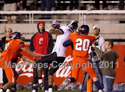 Thumbnail 3 in Highland vs. Mountain Crest (UHSAA 4A Final) photogallery.