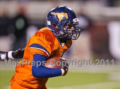 Thumbnail 2 in Highland vs. Mountain Crest (UHSAA 4A Final) photogallery.