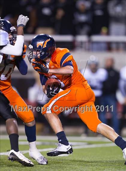 Thumbnail 1 in Highland vs. Mountain Crest (UHSAA 4A Final) photogallery.
