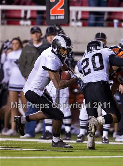 Thumbnail 3 in Highland vs. Mountain Crest (UHSAA 4A Final) photogallery.