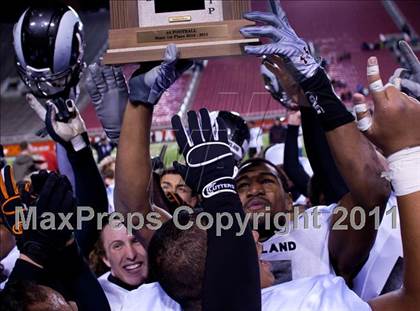 Thumbnail 2 in Highland vs. Mountain Crest (UHSAA 4A Final) photogallery.