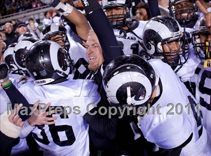 Thumbnail 1 in Highland vs. Mountain Crest (UHSAA 4A Final) photogallery.